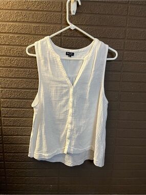 Splendid White Sleeveless Button-Front Gauze Tank